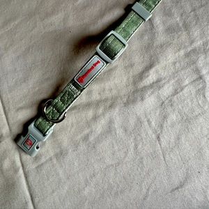 Very nice sm dog collar